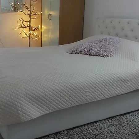 Fontana Apartment *